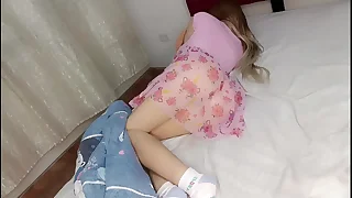 My stepdaughter with a perfect body is still a virgin and wants to fuck without a condom (18 )